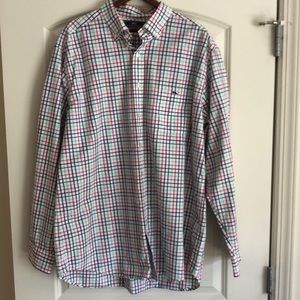 Long sleeve collard shirt with a checkered pattern